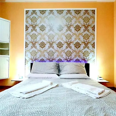 Apartment Guest Gramsci